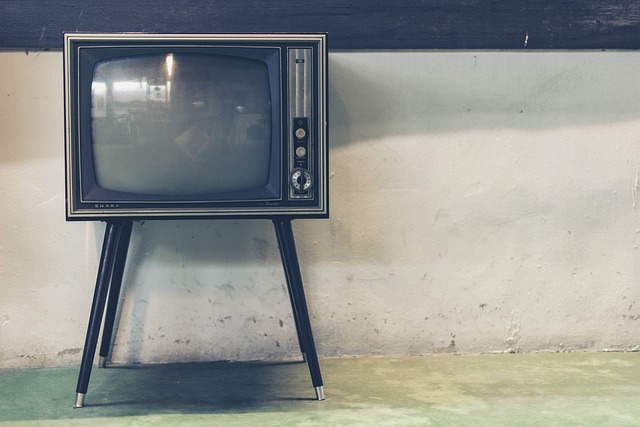 TV bord eller TV ophæng: Hvad skal du vælge?