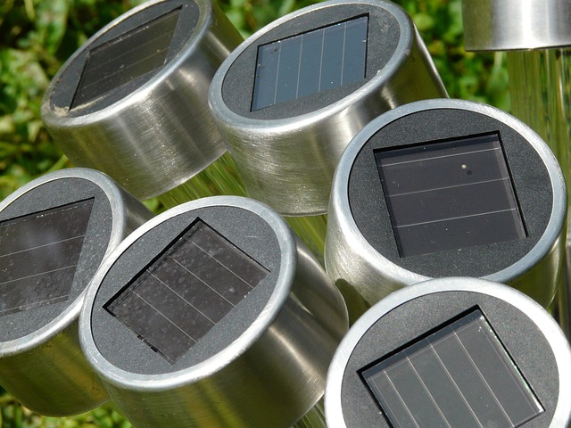 En oversigt over solcellelamper, deres fordele og de bedste produkter på markedet